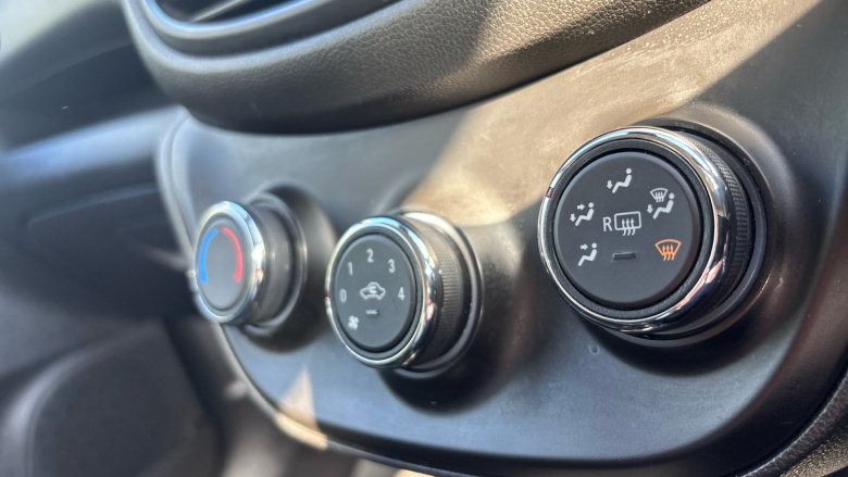 Vauxhall Viva 1.0 SE 5dr Petrol Hatchback